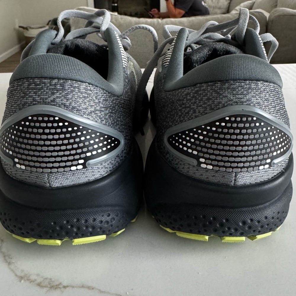 Brooks Ghost 16 Men’s Running Shoe - Picture 2 of 5
